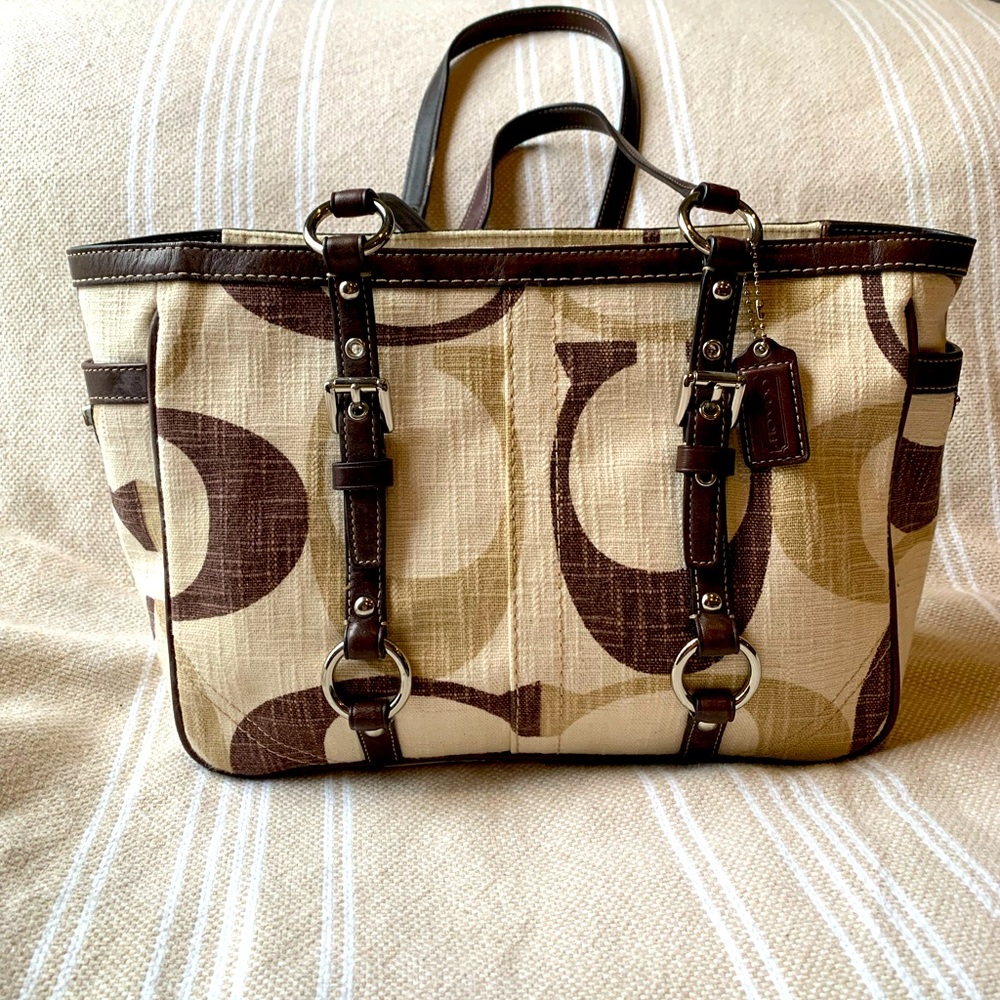 Coach satchel in signature canvas